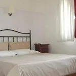 Le Monacelle מלון 3*