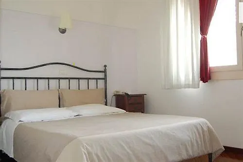 Le Monacelle فندق 3*